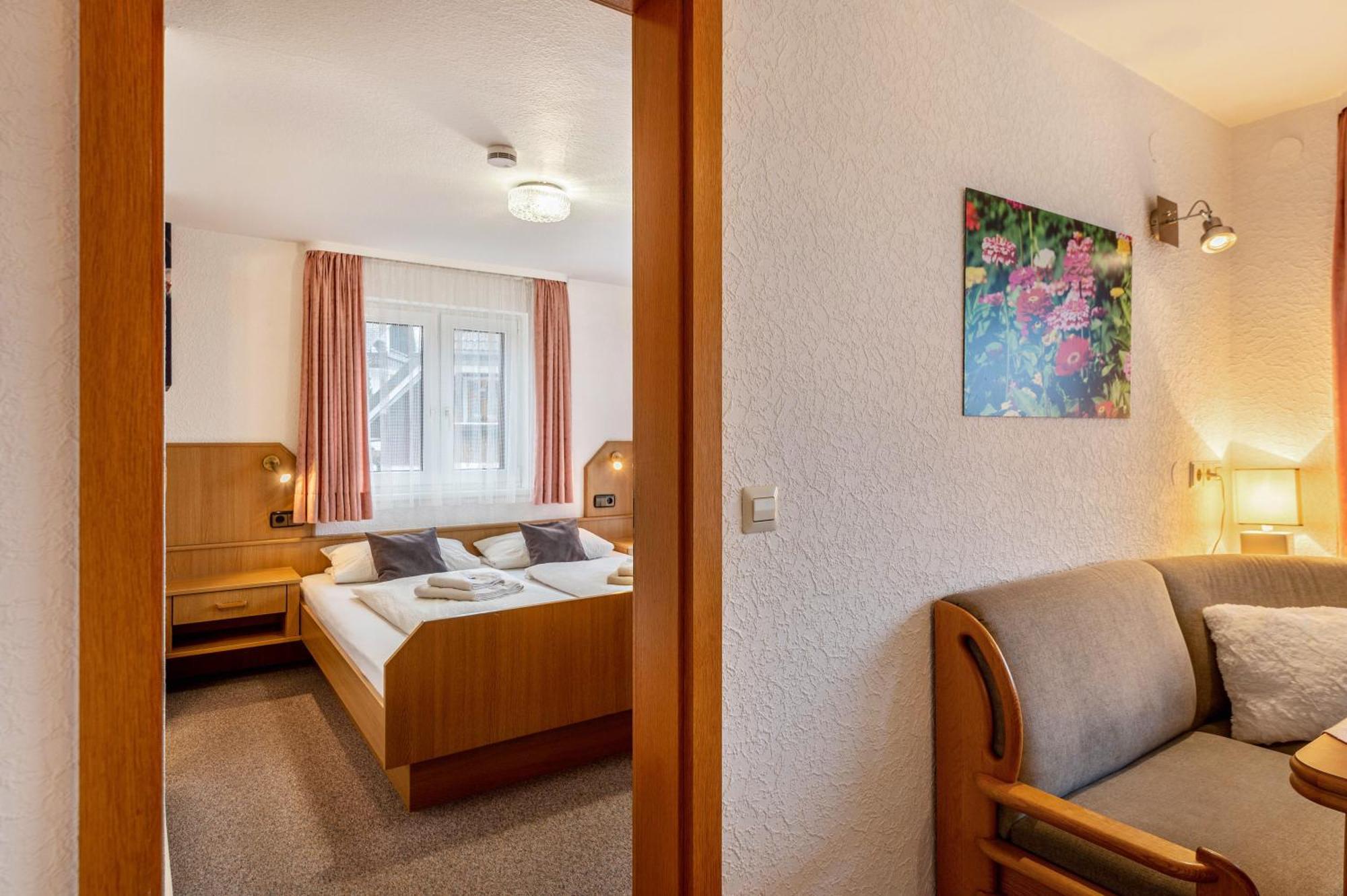 Gaestehaus Kunkelmann Mit Sauna ヘーヘンシュヴァント エクステリア 写真