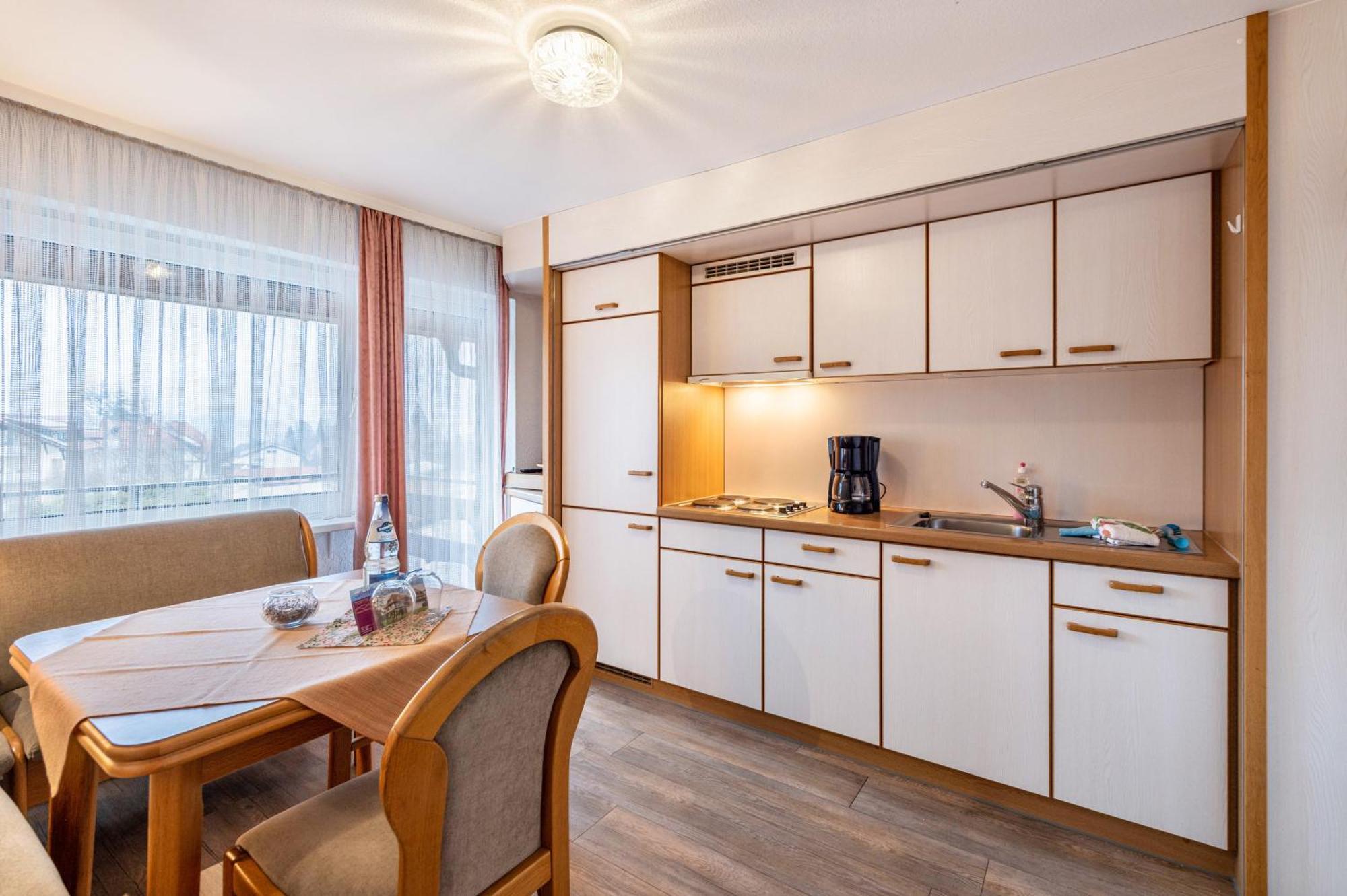 Gaestehaus Kunkelmann Mit Sauna ヘーヘンシュヴァント エクステリア 写真