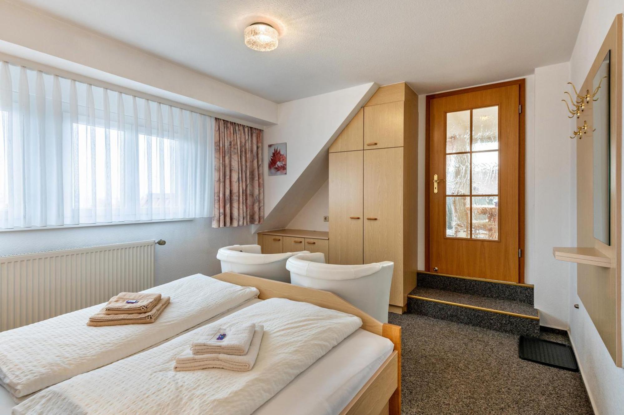 Gaestehaus Kunkelmann Mit Sauna ヘーヘンシュヴァント エクステリア 写真